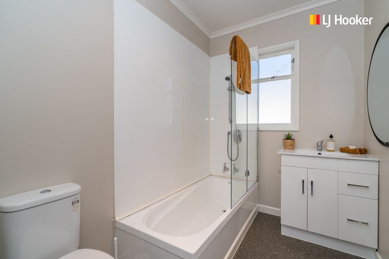 Photo of property in 32 Scotland Terrace, Green Island, Dunedin, 9018