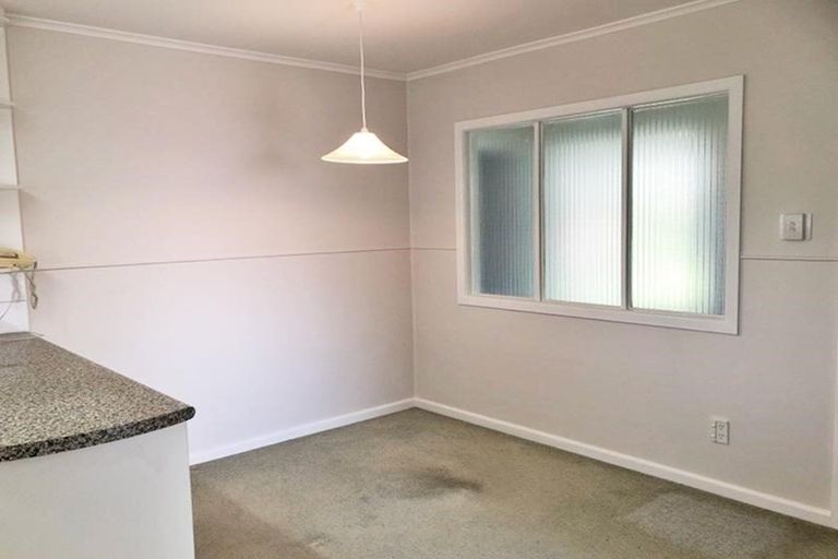 Photo of property in 60 Brandon Road, Glen Eden, Auckland, 0602