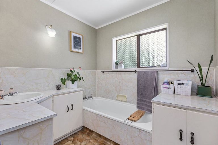 Photo of property in 1568a Old Coach Road, Pukehina, 3186