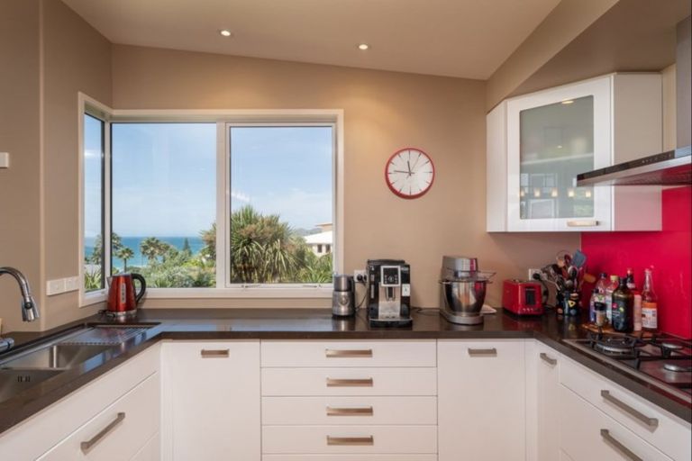 Photo of property in 30 Sirrah Street, Okitu, Gisborne, 4010