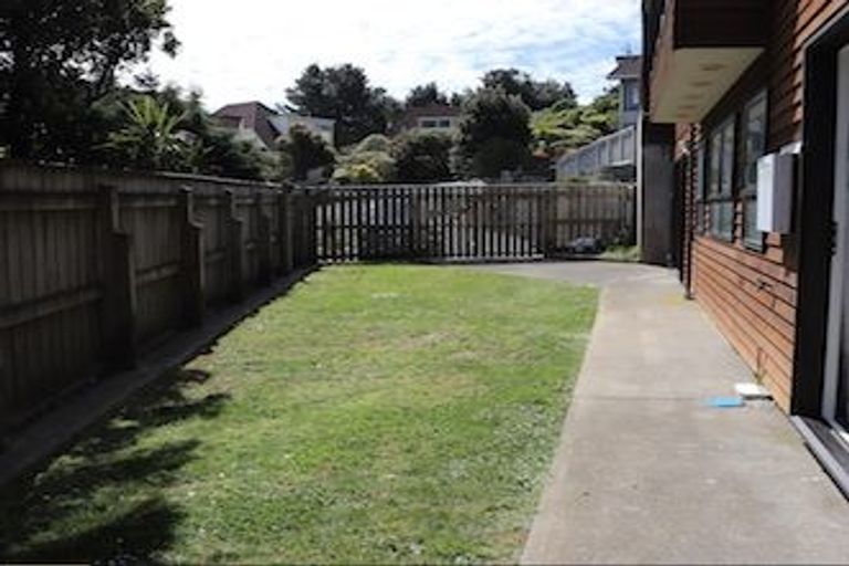 Photo of property in 42-44 David Crescent, Karori, Wellington, 6012
