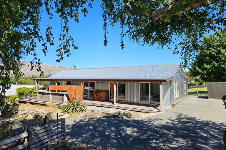 Photo of property in 26 Aorangi Crescent, Lake Tekapo, 7999