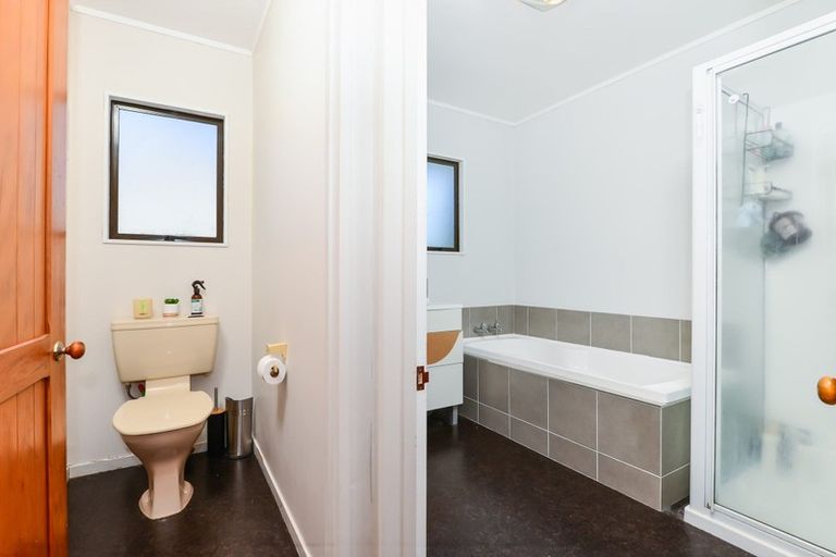 Photo of property in 6 Camellia Place, Hamilton Lake, Hamilton, 3204