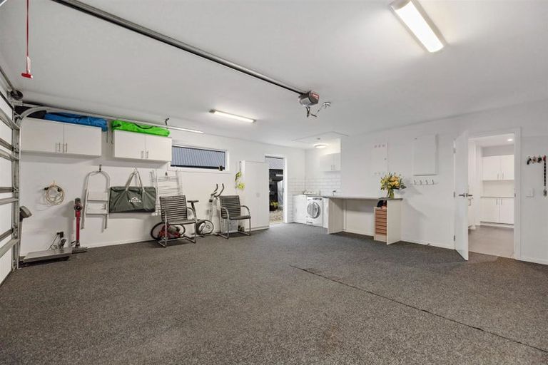 Photo of property in 43 Kingfisher Crescent, Albert Town, Wanaka, 9305