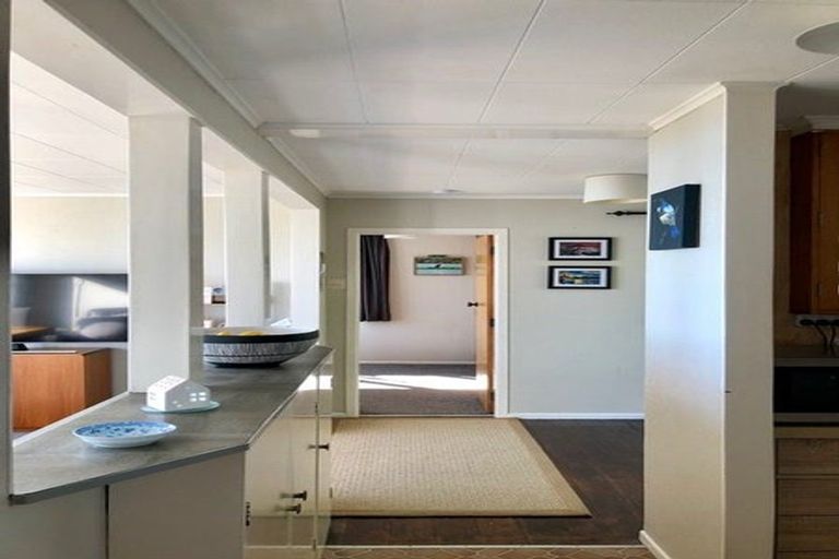 Photo of property in 112 Motuhara Road, Plimmerton, Porirua, 5026