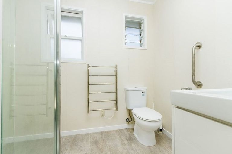 Photo of property in 73 Lynden Avenue, Hillcrest, Auckland, 0627