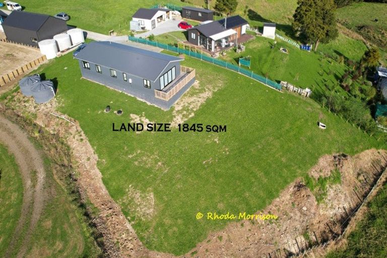 Photo of property in 12 Arahanga Road, Paparoa, 0571
