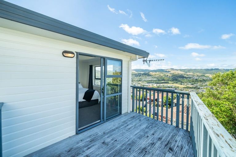 Photo of property in 11 Chastudon Place, Tawa, Wellington, 5028