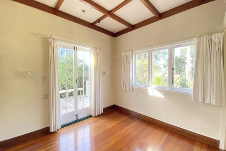 Photo of property in 122 Rathgar Road, Henderson, Auckland, 0610