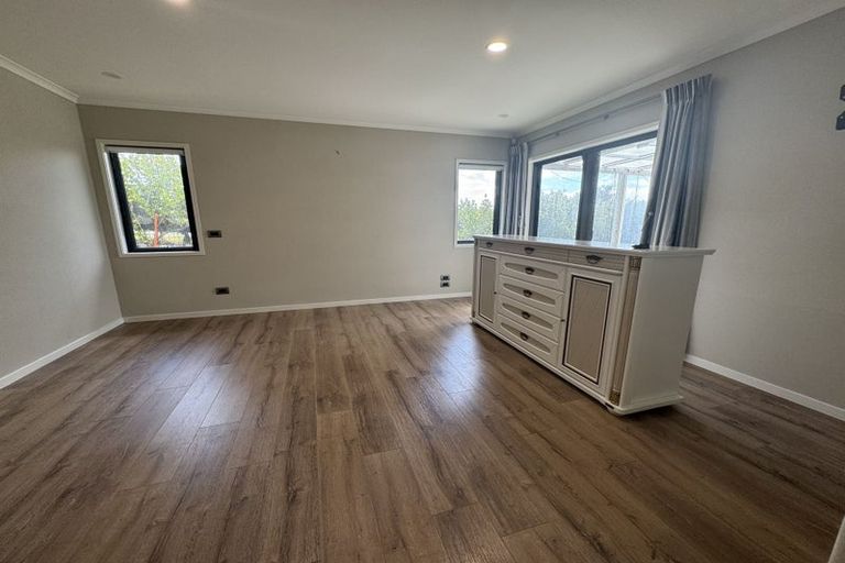 Photo of property in 8 Harris Drive, Silverdale, 0932