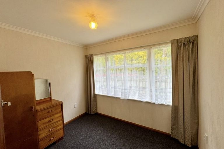 Photo of property in 75 Pahiatua Street, Hokowhitu, Palmerston North, 4410