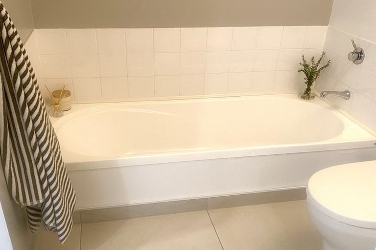 Photo of property in Tennyson Apartments, 13/25 Tennyson Street, Te Aro, Wellington, 6011