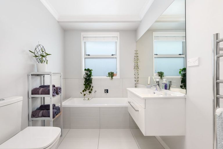 Photo of property in 230 Ballintoy Park Drive, Welcome Bay, Tauranga, 3175