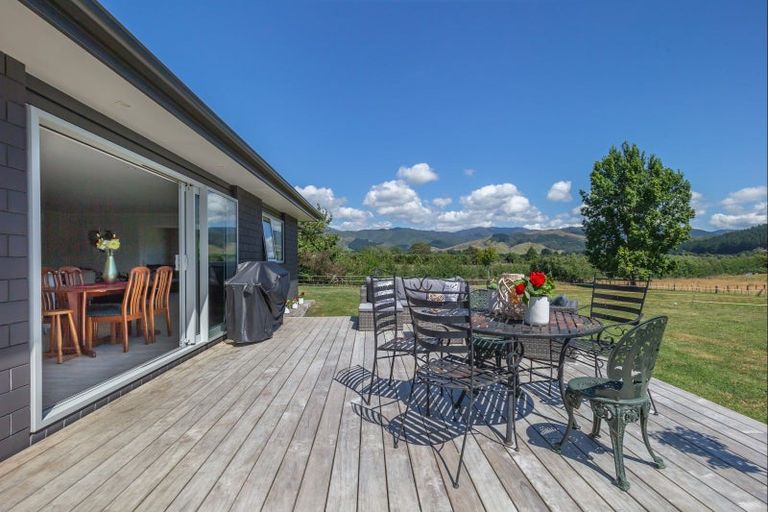 Photo of property in 213b Muhunoa East Road, Ohau, Levin, 5570