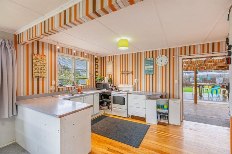 Photo of property in 28 Essex Crescent, Whakatu, Hastings, 4102