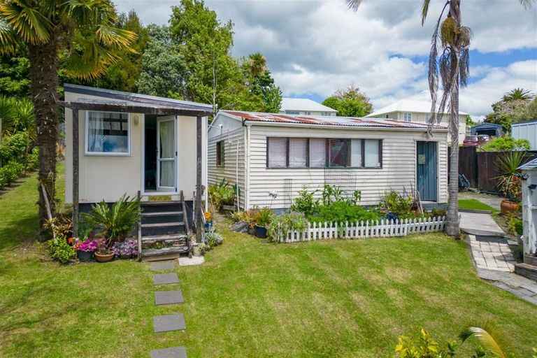 Photo of property in 15 Boswell Street, Kawakawa, 0210