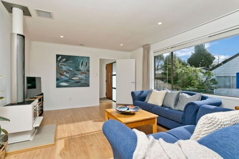 Photo of property in 59a Sunset Road, Totara Vale, Auckland, 0632