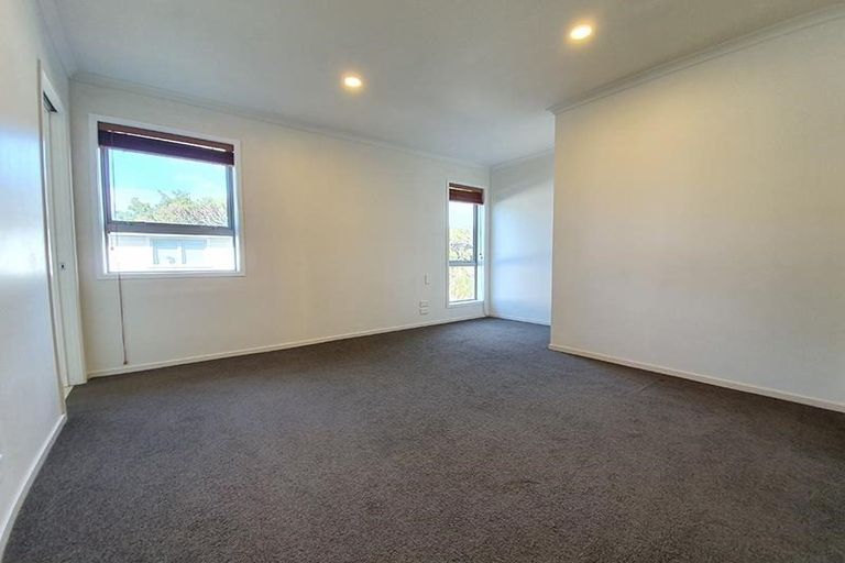 Photo of property in 6/13 Kaihu Street, Northcote, Auckland, 0627