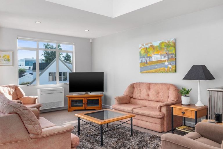 Photo of property in 5/29 Third Avenue, Tauranga, 3110