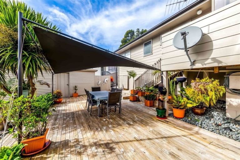 Photo of property in 25 Nor'east Drive, Northcross, Auckland, 0632