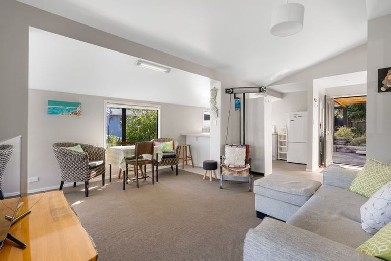 Photo of property in 47 Sea View Road, Baylys Beach, 0377