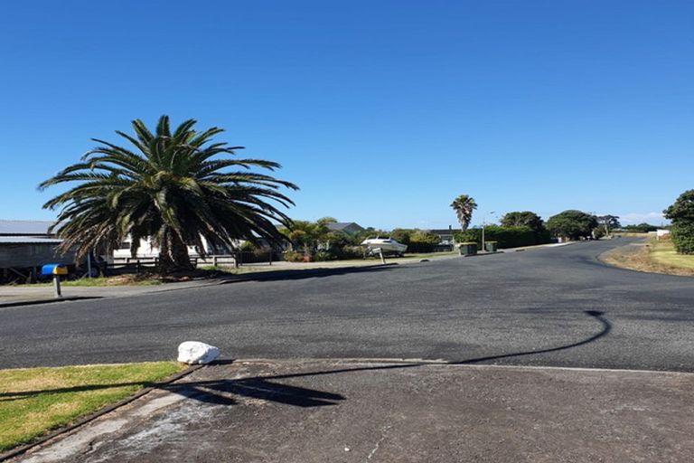 Photo of property in 96 Wharf Road, Clarks Beach, Pukekohe, 2679