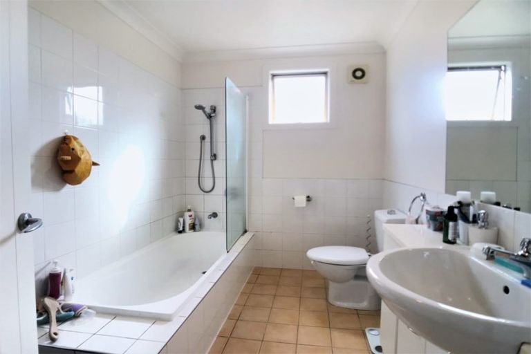 Photo of property in 17 Belle Verde Drive, Sunnynook, Auckland, 0630