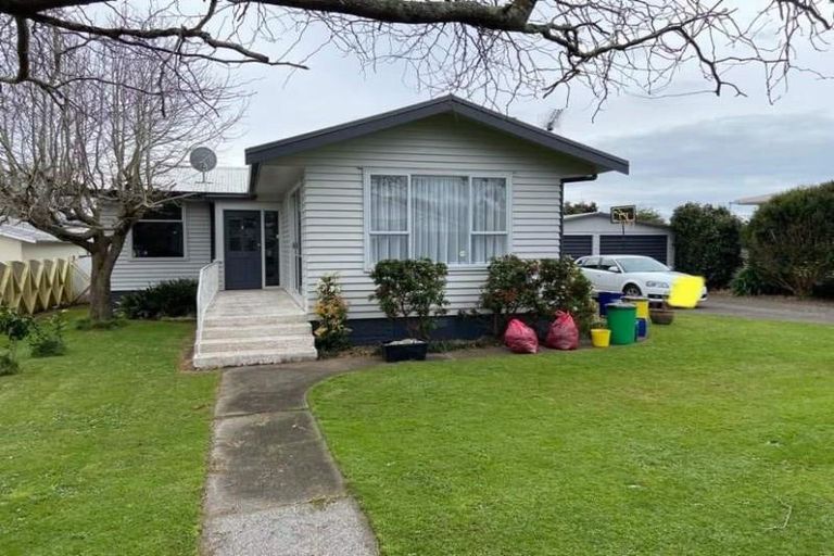 Photo of property in 27 Cowling Road, Hurdon, New Plymouth, 4310