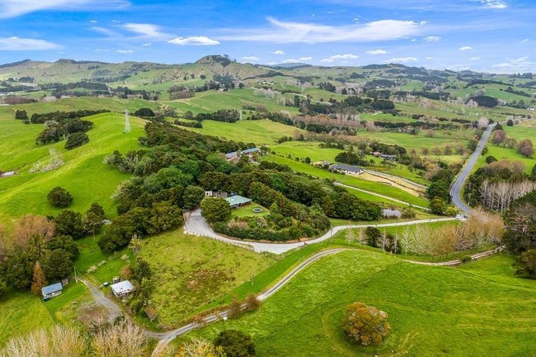 Photo of property in 5352 Kaipara Coast Highway, Wellsford, 0972