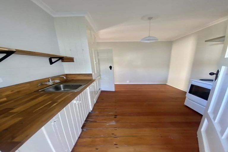 Photo of property in 20 Ludlam Crescent, Woburn, Lower Hutt, 5010