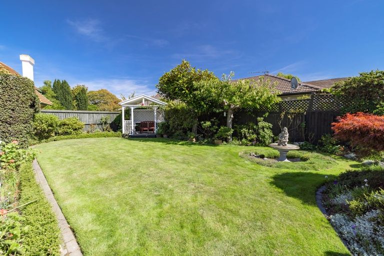 Photo of property in 88 Lake Terrace Road, Burwood, Christchurch, 8061