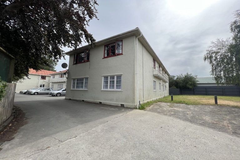 Photo of property in 16 Larsen Court, Roslyn, Palmerston North, 4414