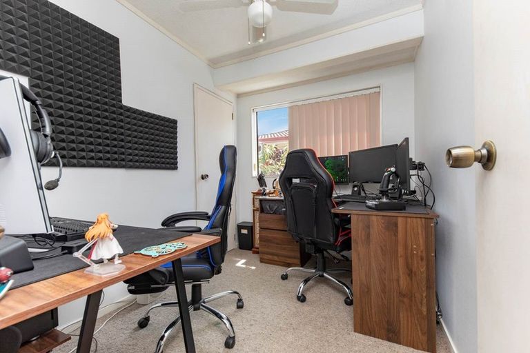 Photo of property in 5/4074 Great North Road, Glen Eden, Auckland, 0602