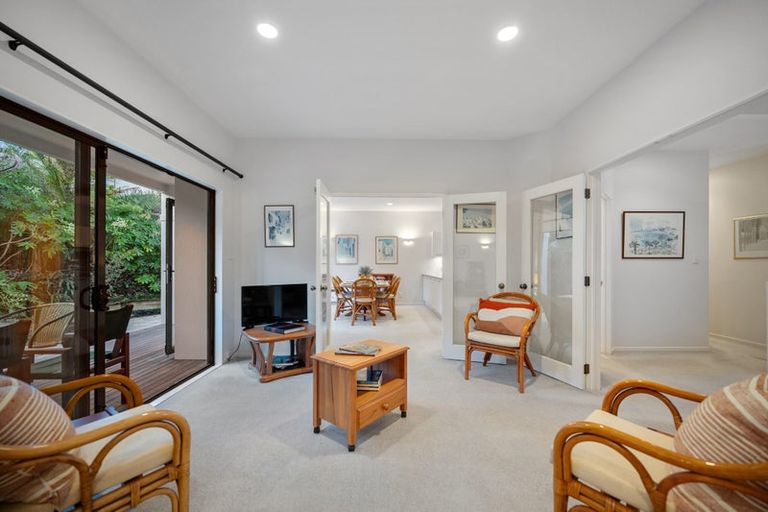 Photo of property in 28 Rosemary Avenue, Forrest Hill, Auckland, 0620