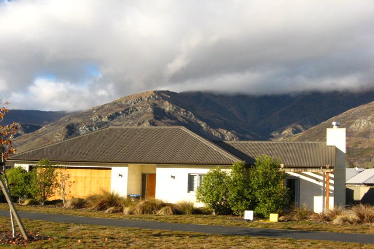 Photo of property in 6 Erskine Street, Lake Hayes, Queenstown, 9304