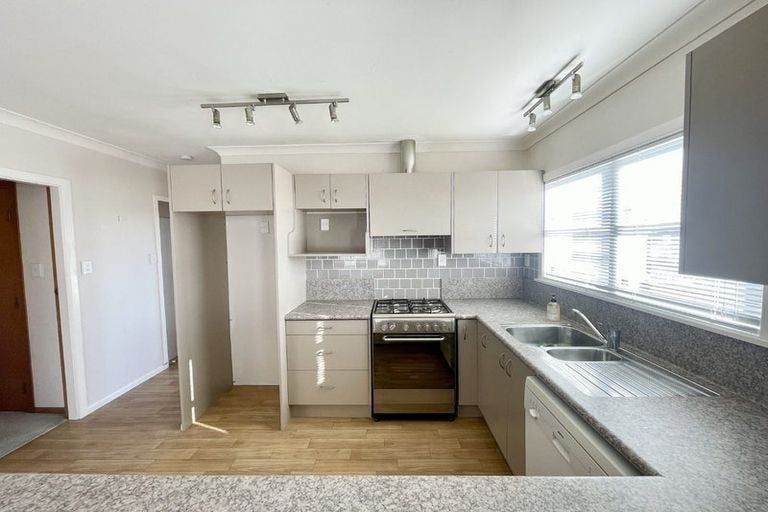 Photo of property in 36 Karaka Crescent, Levin, 5510