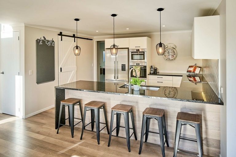 Photo of property in 28 Margaret Shields Avenue, Aotea, Porirua, 5024