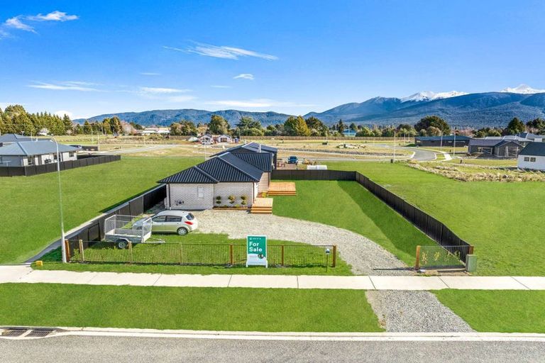 Photo of property in 102 Tukare Loop, Te Anau, 9600