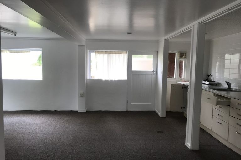 Photo of property in 17 Holland Road, Hillcrest, Auckland, 0627