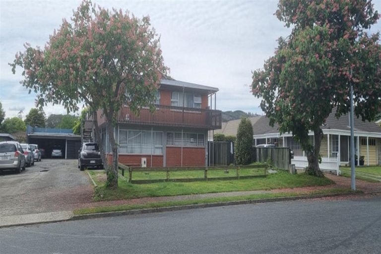 Photo of property in 4/22 Deere Avenue, Fenton Park, Rotorua, 3010