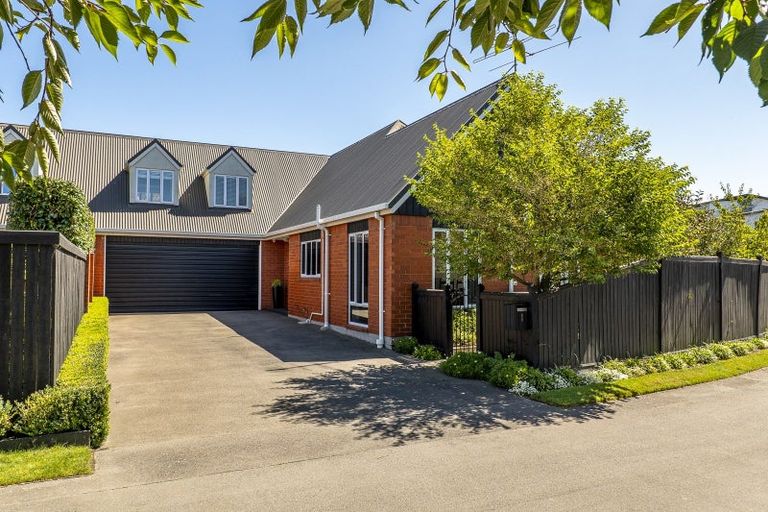 Photo of property in 1 Kelson Lane, Ilam, Christchurch, 8041