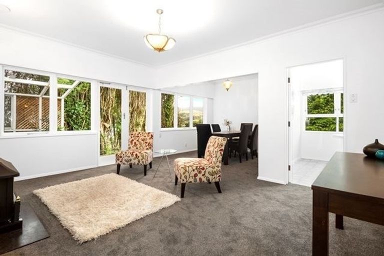 Photo of property in 3 Larsen Crescent, Tawa, Wellington, 5028