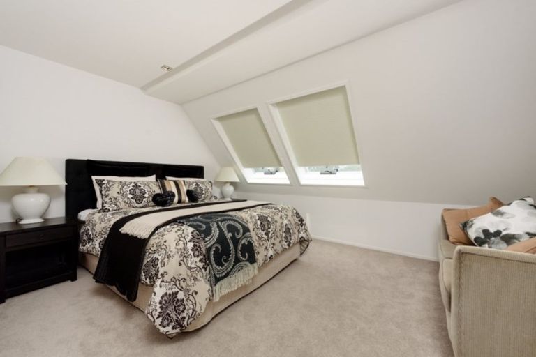 Photo of property in 4/50 Marine Parade, Mount Maunganui, 3116