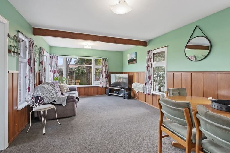 Photo of property in 27 Barclay Place, Burwood, Christchurch, 8061