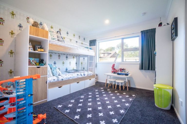 Photo of property in 6 Waimarama Court, Roslyn, Palmerston North, 4414