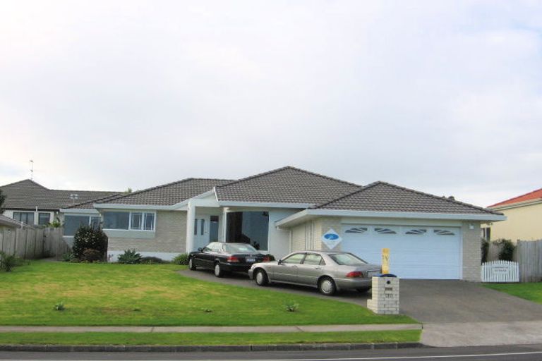 Photo of property in 120 Kilkenny Drive, East Tamaki Heights, Auckland, 2016