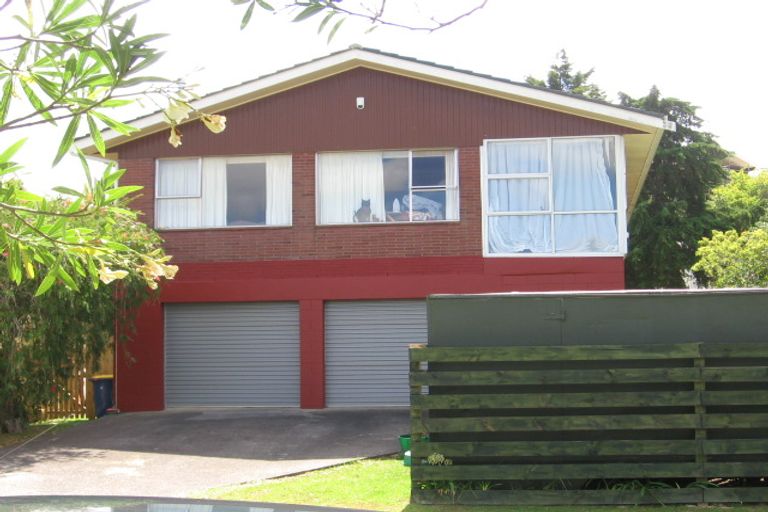 Photo of property in 21 Wyoming Avenue, Murrays Bay, Auckland, 0630