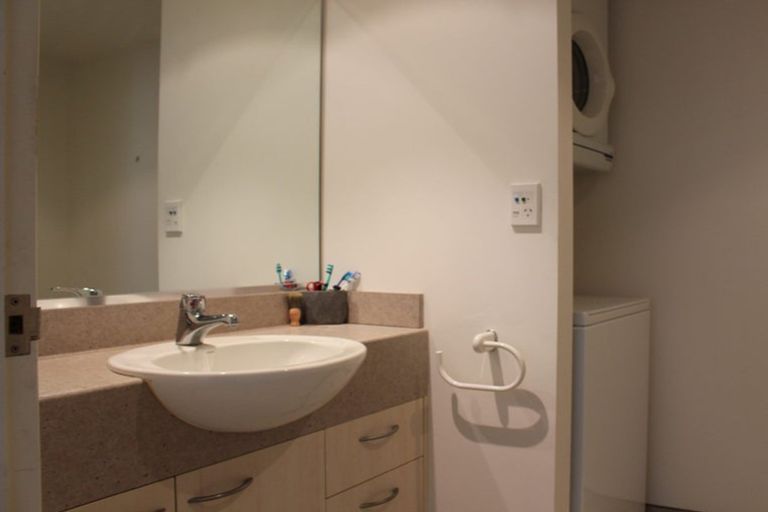 Photo of property in St Peters Apartments, 3a/192 Willis Street, Te Aro, Wellington, 6011