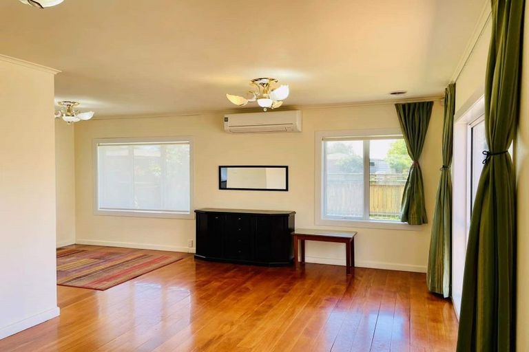 Photo of property in 11 Waipani Road, Te Atatu Peninsula, Auckland, 0610