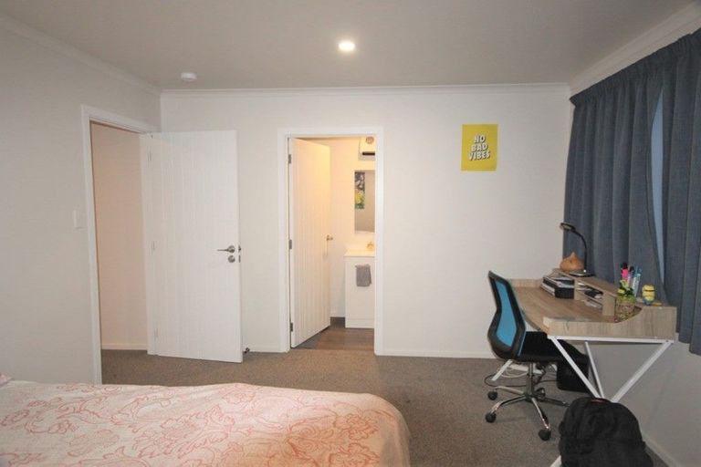 Photo of property in Includes 135, 137 Harbour Tce, 139 Harbour Terrace, North Dunedin, Dunedin, 9016